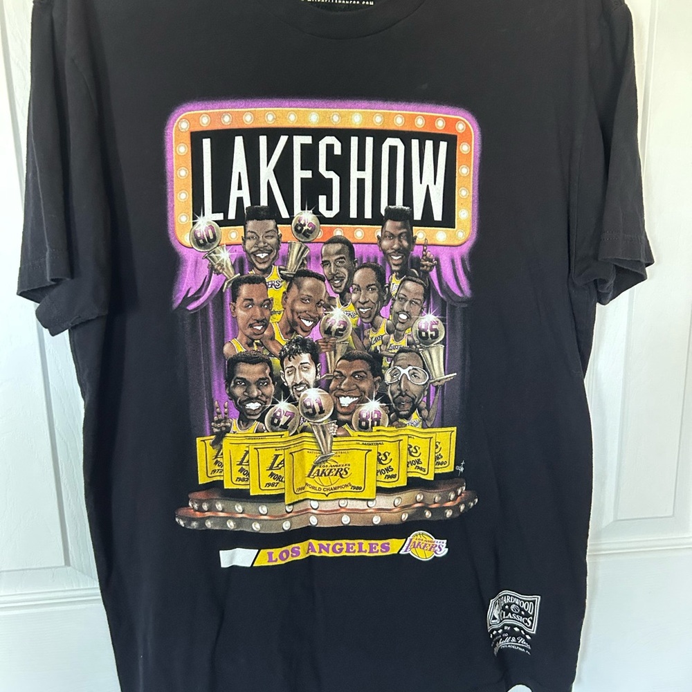 Los Angeles Lakers Lakeshow Mitchel & Ness Men’s Graphic Shirt Black Size XL